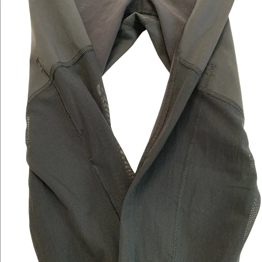 Lululemon Athletica Black & Pink Mesh Leggings Size 6 - Picture 16 of 16